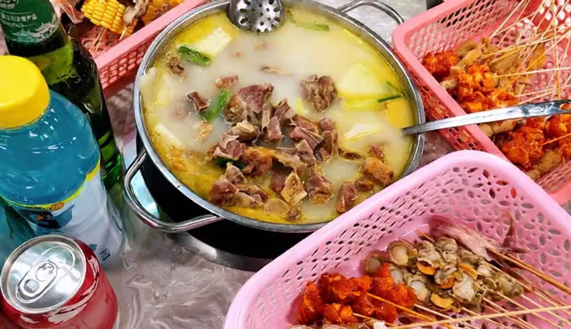 教场咸货火锅（国庆路店）