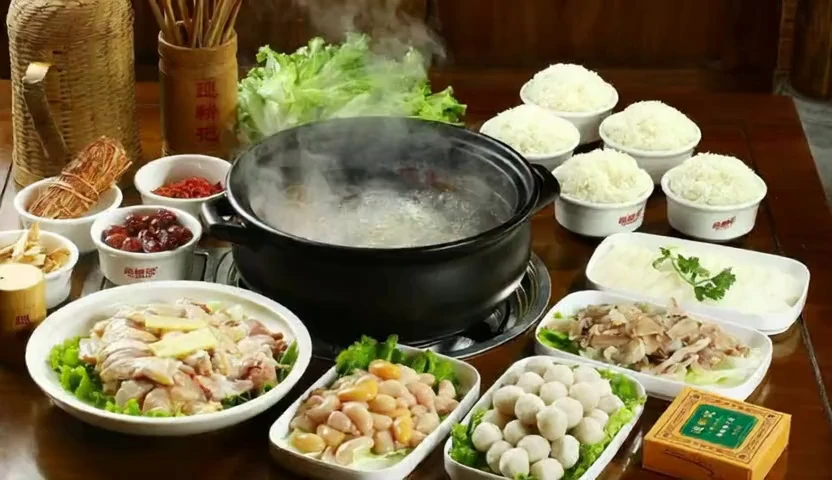 巡耕记·碳炉鸡煲（德城店）