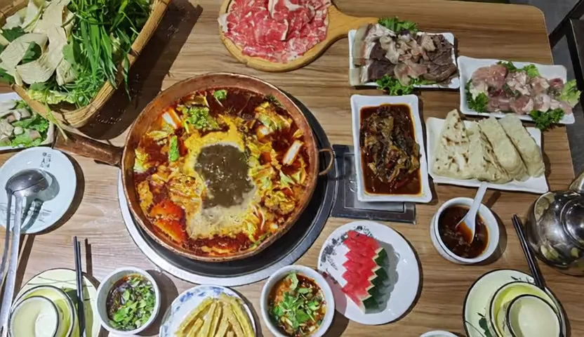 巅西味道•野生菌•铜瓢牛肉火锅（大理火车站店）