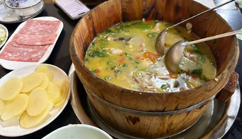 正红木桶鱼（南郑大道店）